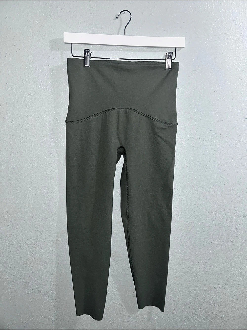 SPANX Women's Green Leggings Medium